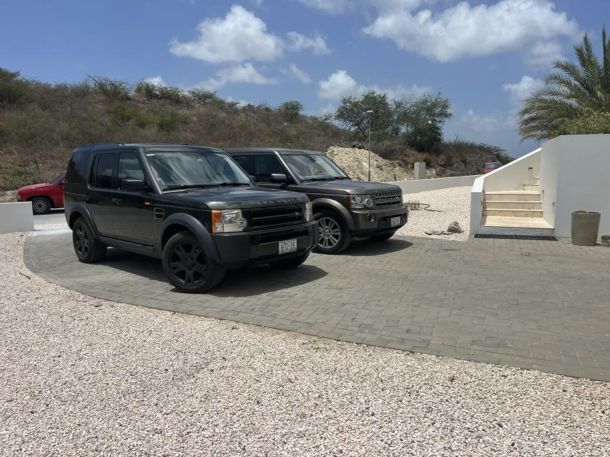 Landrover Discovery3 with 7 seats 440 HP petrol V8